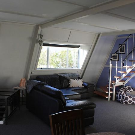 Classic A-Frame On Milford Те Анау Екстериор снимка